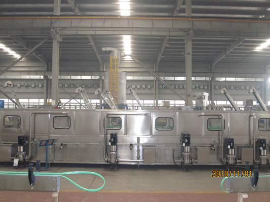 Automatic Flavor Water Hot Filling Machine 15000BHP Integrated Safe
